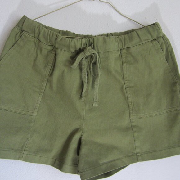 HYFVE Pants - HYFVE Double Zero Patch Pocket Drawstring Shorts Moss Colored New
